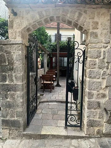Restaurant on the Main Square in Risan — over 90 m² — photo 10